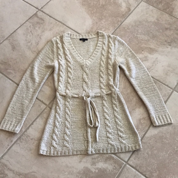 BCBG MAXAZRIA SWEATER - Picture 1 of 11